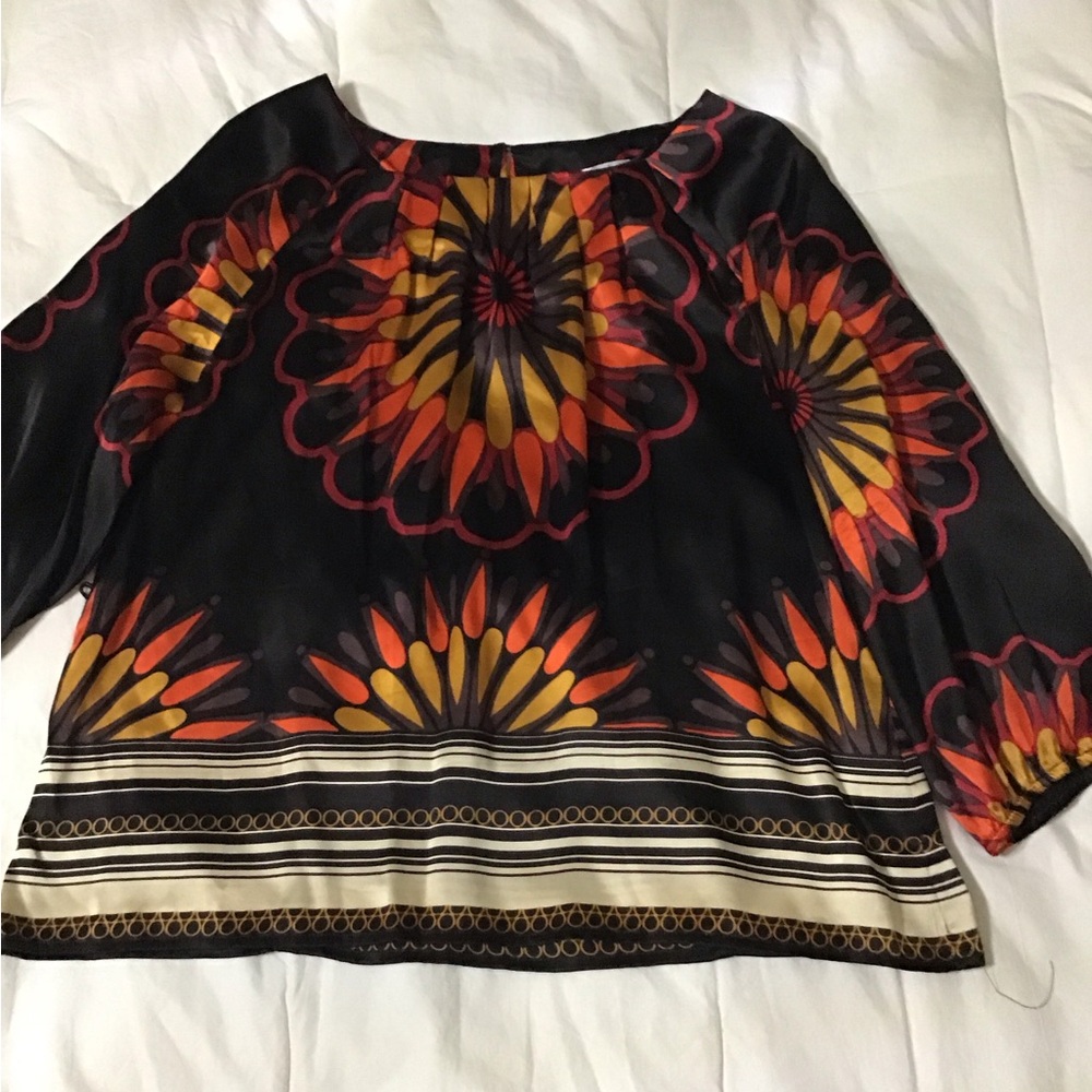 Women’s size 10 Peter nygard Colorful Floral Blouse